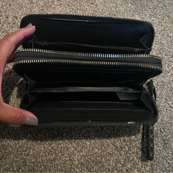 CC Black and Tan Patterned Wallet - Picture 2 of 6